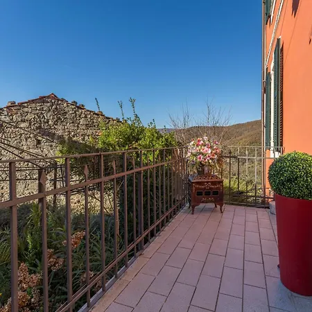 Villa Orazio Liberty House, Fivizzano, Wifi And Jacuzzi