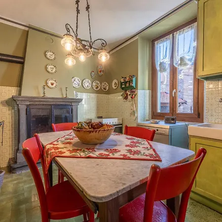 Villa Orazio Liberty House, Fivizzano, Wifi And Jacuzzi